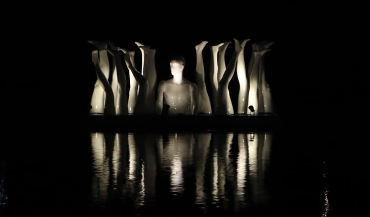 Een van de werken die dit jaar te zien is. Zilver op Water werd woensdag geopend in het Zilverpark in Lelystad en verhuist volgende week naar Almere. (Foto: aangeleverd)