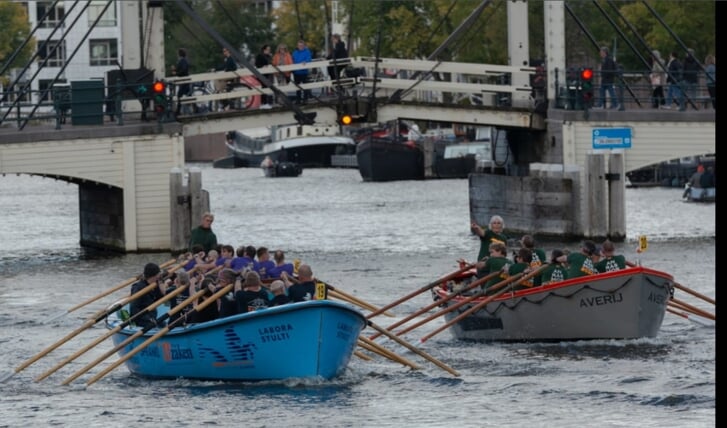 De sloeproeiers in actie (Foto: aangeleverd)
