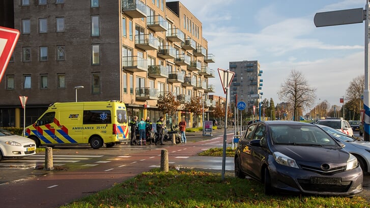 Weer een aanrijding op de kruising Evenaar/Atlasdreef. (Foto: HV Almere)