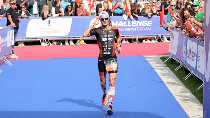 Milan Brons finishte als snelste Nederlander bij de Challenge Almere-Amsterdam Long Distance 2024. (Foto: Fred Rotgans)