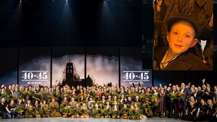 De 9-jarige Riff uit Almere (inzet) speelt in 40-45, de musical. (Foto's: Royal Promotions)