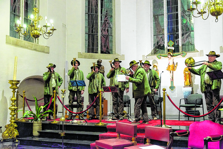 Jachthoornblazers. (foto's: Bestuur Sint Remigiuskerk)
