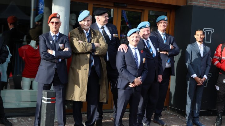 Dodenherdenking in Almere Haven. (Foto: Fred Rotgans)