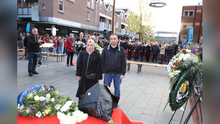 Dodenherdenking in Almere Haven. (Foto: Fred Rotgans)