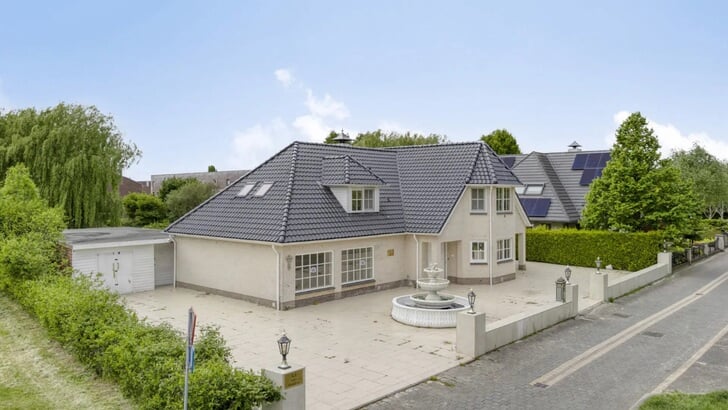 De villa gaat in de veiling (Foto: aangeleverd)
