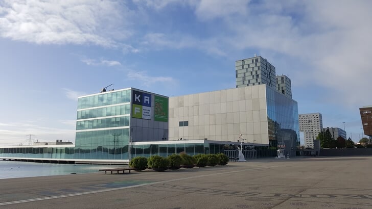 Het CKV zou terug moeten in het gebouw van de Kunstlinie (Archieffoto: Almere DEZE WEEK)