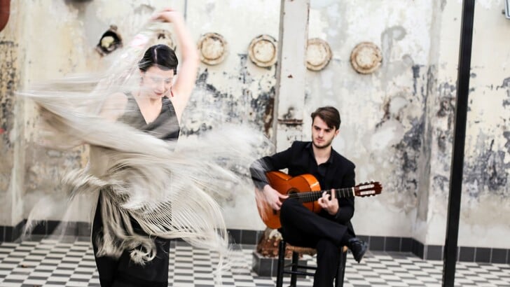 Espacio Flamenco Encuentros brengt het nieuwe terras van Casa Casla in zomerse sferen. (Foto: aangeleverd)