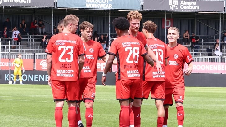 Almere City FC heeft het eerste weekend van de Keukenkampioen vrij (Foto: Fred Rotgans)
