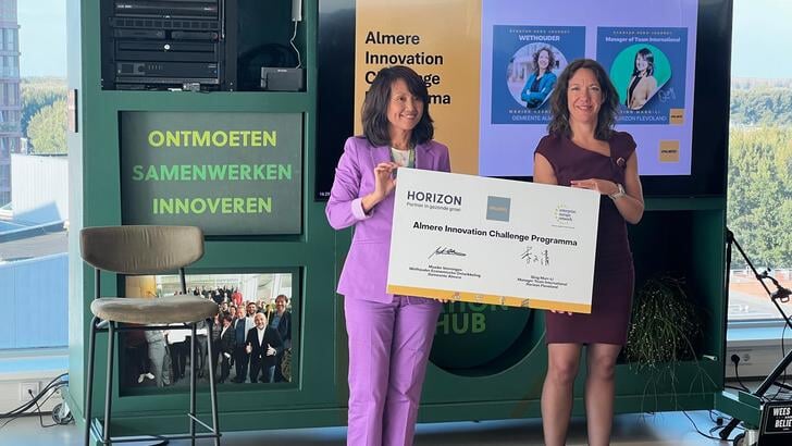 Qing Marr-Li, Manager Internationalisering bij Horizon Flevoland en wethouder Maaike Veeningen hebben het Almere Innovation Challenge Programma gelanceerd (Foto: aangeleverd)
