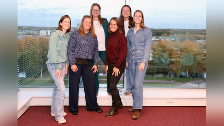 Het team van PsyMens staat op de nieuwe locatie in Almere klaar voor kinderen, jongeren en hun ouders. (Foto: Studio Fred Rotgans)