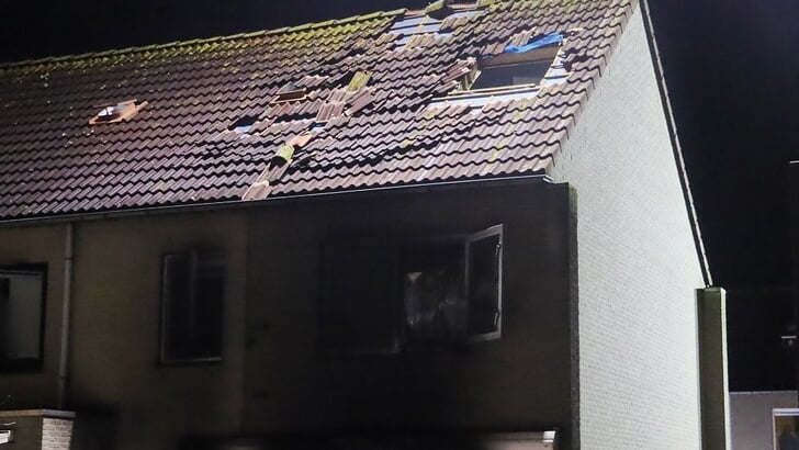 De schade aan de woning is groot. (Foto: HV Almere)