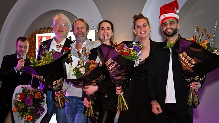 De winnaars van de verkiezing Onderneming van het Jaar 2025-2026 werden in de bloemetjes gezet. (Foto: Kerry ProPhoto)
