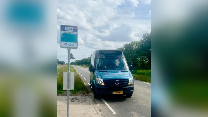 De buurtbus Almere Hout (Foto: aangeleverd)
