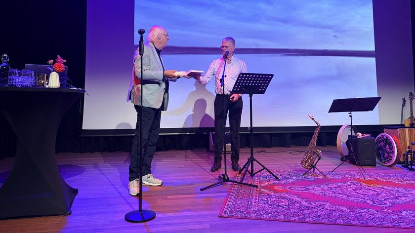Wuivende Watergolven: 561 muzieknummers in drie regels gevangen
