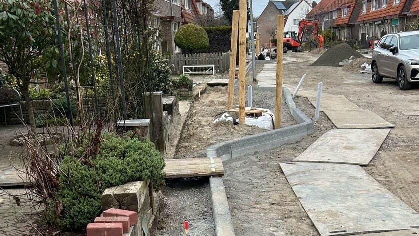 Groot onderhoud Burgemeester Bletzstraat leidt tot zorgen over smalle stoepen