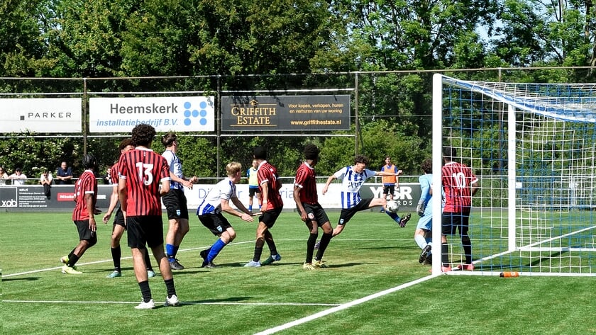 Sv Diemen gaat vanmiddag op bezoek bij JOS Watergraafsmeer