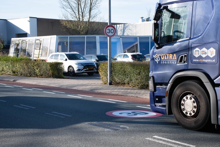 30 km/u rijden werkt, maar fietspaden worden gevaarlijker