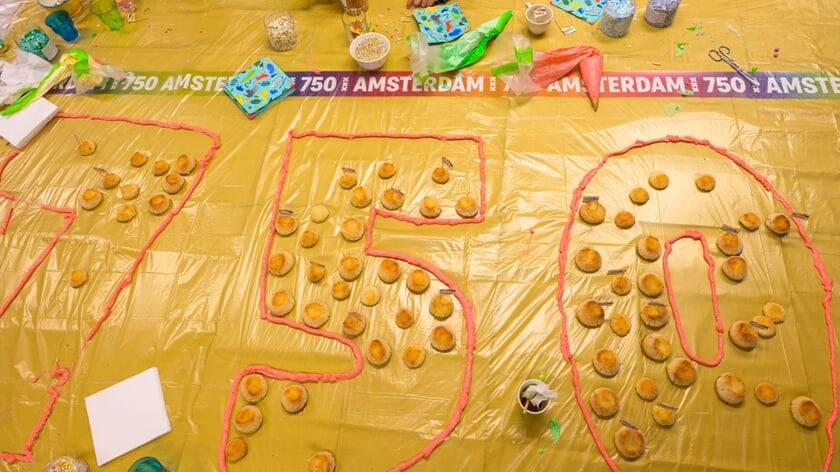 Weespers bakten ‘750’ voor jubileum Amsterdam