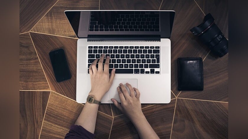 Vrijwilligers Laptop Revive geven nu ook in Amstelveen nieuw leven aan ongebruikte laptops voor leerlingen en studenten