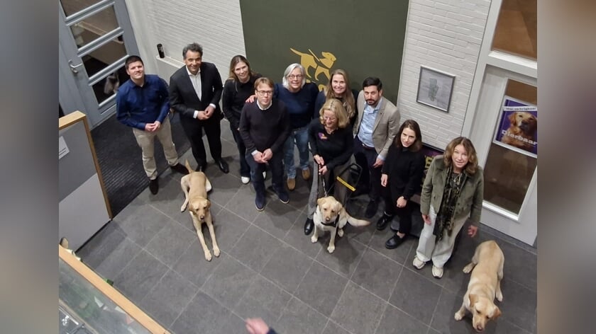 VVD Amstelveen bezoekt 90-jarig KNGF Geleidehonden