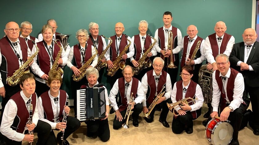 Gerwense Dorpsmuzikanten op de kiosk