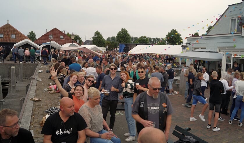 Duizenden mensen weten Vlaggetjesdag in Zoutkamp jaarlijks te vinden.
