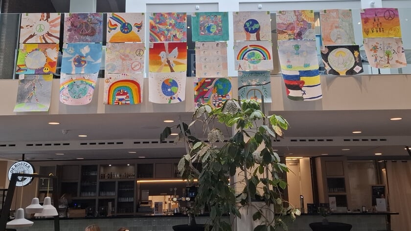 Peaceposters weer te zien in het Dommelhuis