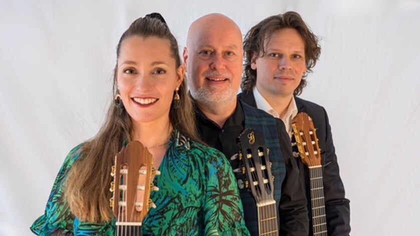 Gitaartrio FRMation treedt op bij Roois Kultuur Kontakt in Kasteel Henkenshage