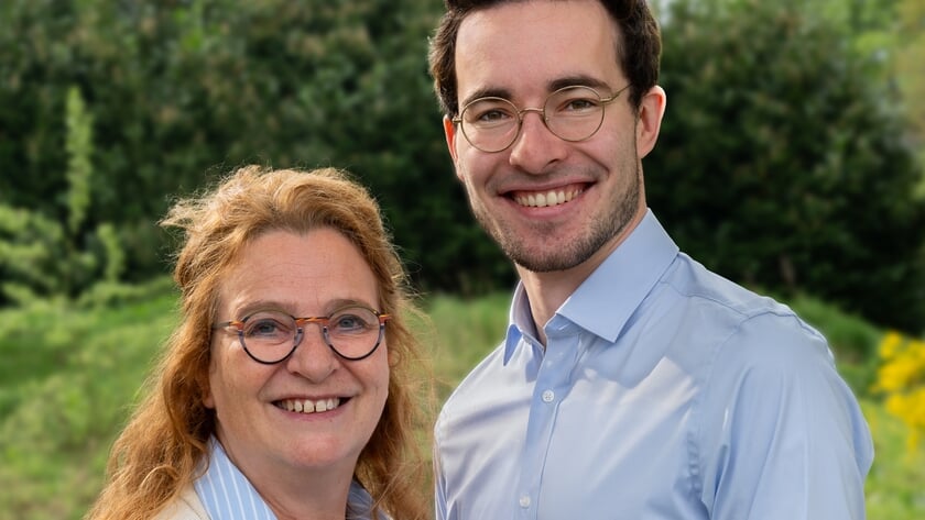 Moeder en zoon met hart en ziel in de uitvaartzorg