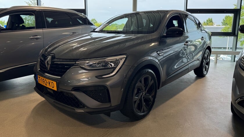 Een sportieve én slimme Renault Arkana bij Zeeuw en Zeeuw Delfgauw