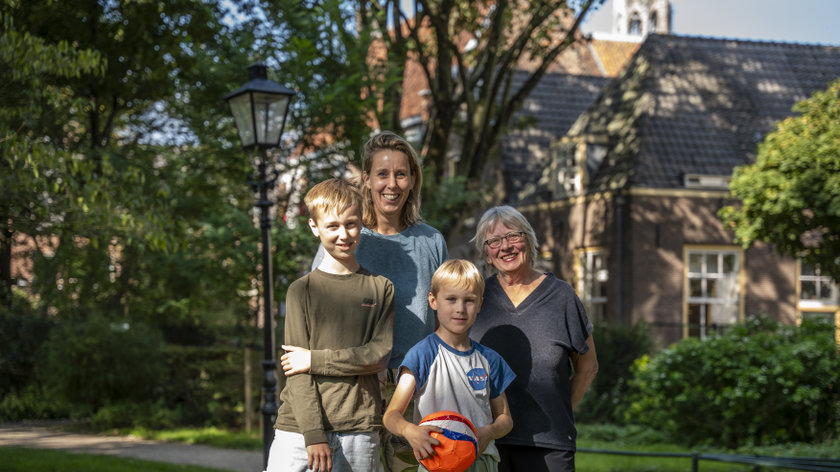 Utrechtse buren Eefje en Adrianne hebben bijzondere band: ‘Ik vond het heel spannend om te vragen’