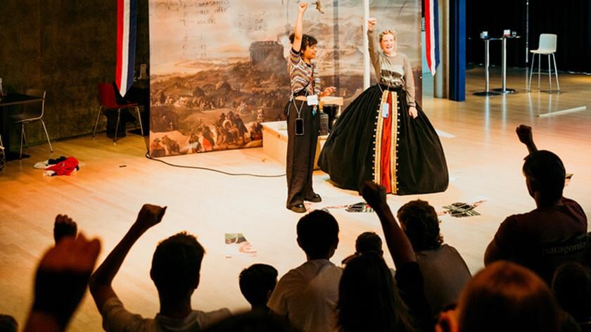 Kinderen komen in opstand in theatervoorstelling Strijdtoneel