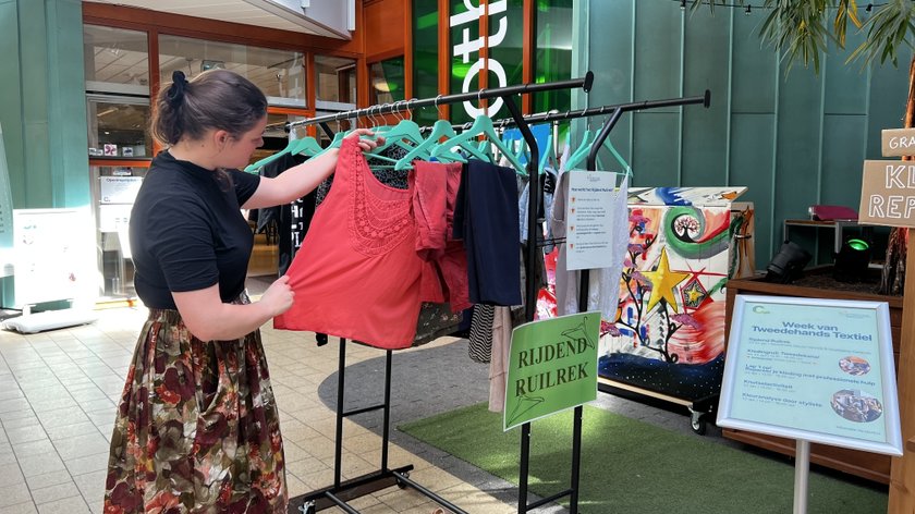 Centrum voor Duurzaamheid lanceert Preloved Fashion Pop-up Haak Aan in winkelcentrum Vier Meren