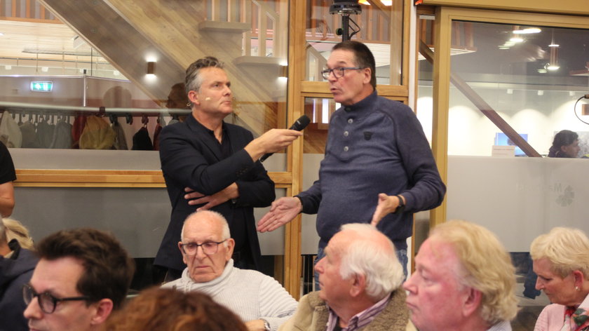 Wethouders leggen uit; vele vragen over knip Zeemanlaan blijven