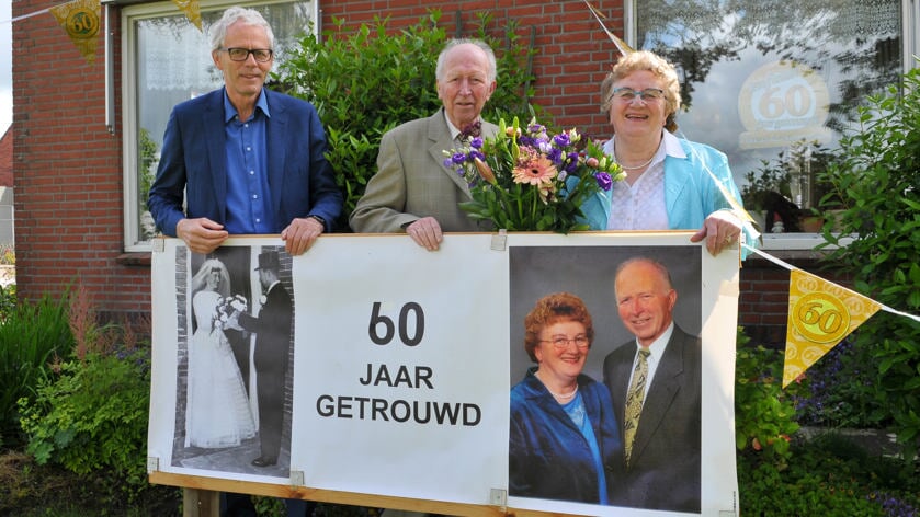 De heer en mevrouw Wieringa samen met Pier Prins.
