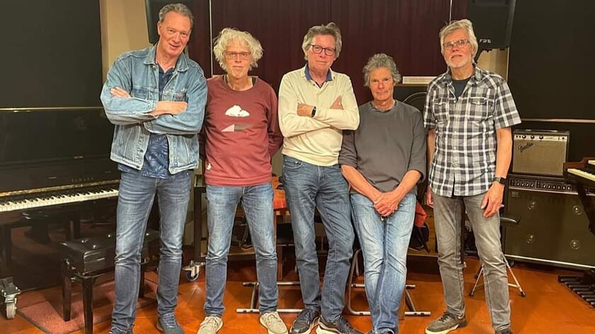 De Loppersum Sixties Revival Band bestaat uit lokale helden.