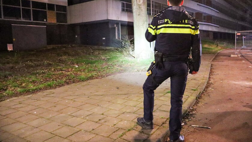Inbraakalarm aan Olivier van Noortlaan: Politie omsingelt leegstaand pand