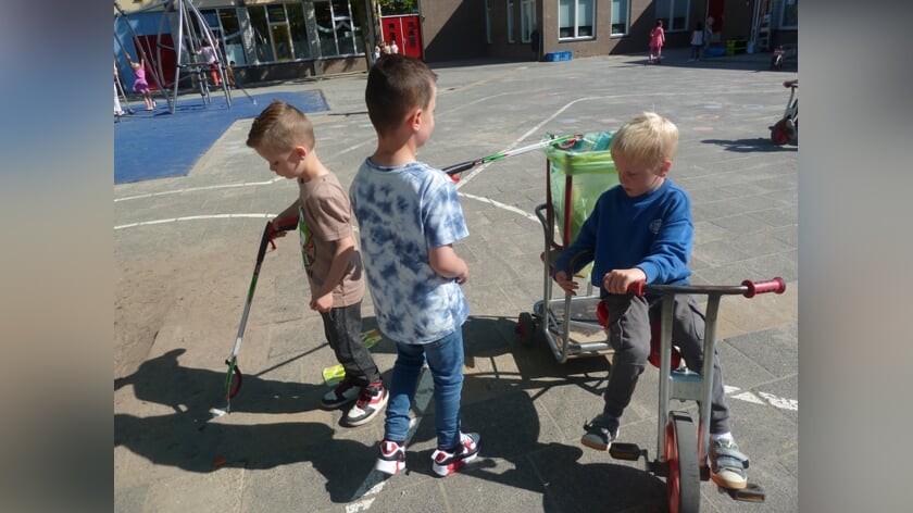 Zwerfafval Expeditie op Groen van Prinstererschool
