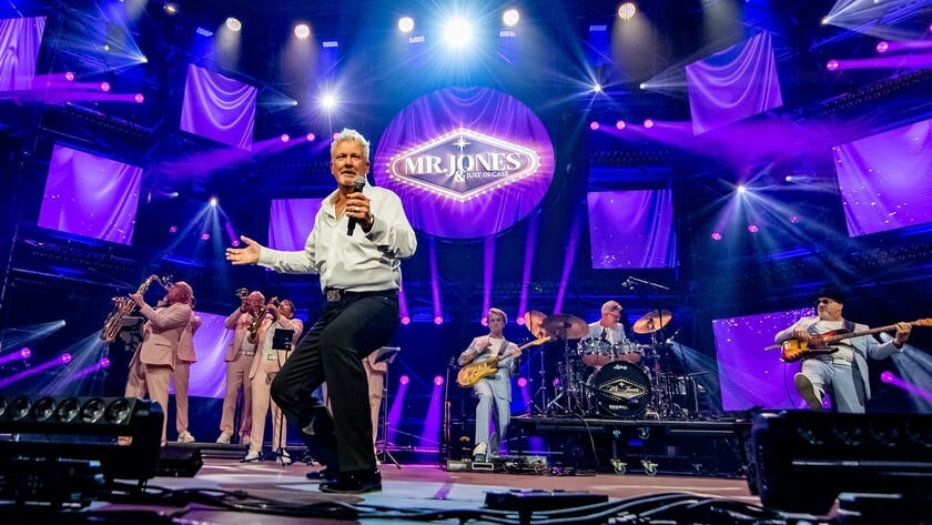 “It’s not unusual” dat Robby Griekspoor harten verovert als Mr Jones