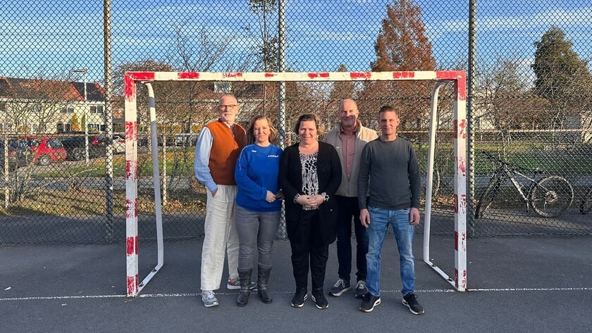 EVB-raadsleden bezoeken handbalvereniging SAVOSA