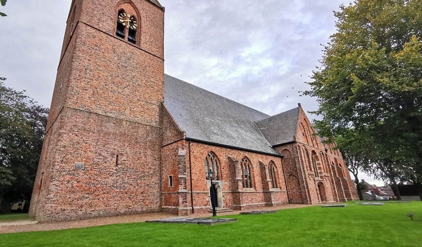 De Petrus en Pauluskerk in Loppersum.