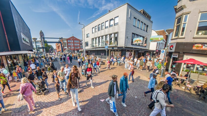 Opening cultureel seizoen op de Jaarmarkt: KHABBAZ Cultuurpodium op het Rijnplein