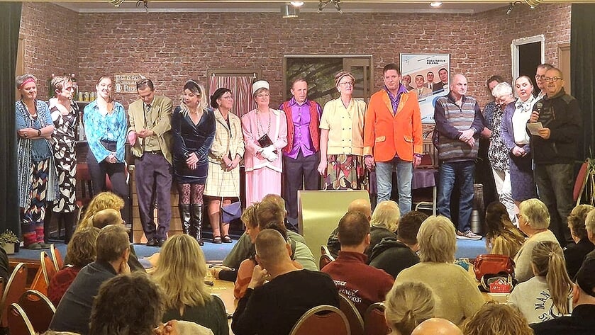 De spelers van Vriendenkring kregen na afloop een ovationeel applaus.