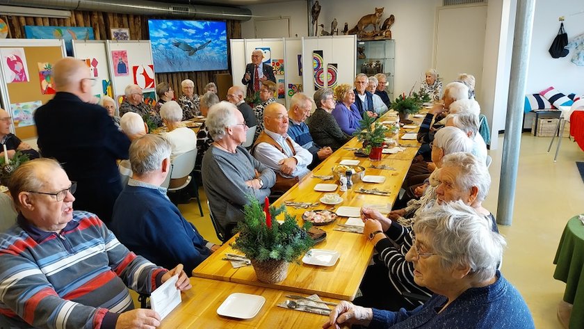 Snertlunch voor ouderen in Rijsoord