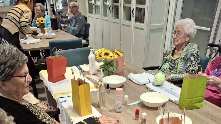 Geslaagde beautymiddag voor bewoners Reyerheem