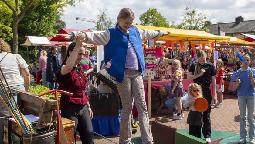 Voorjaarsmarkt bij de Loop’r groeit uit tot feestelijke topper
