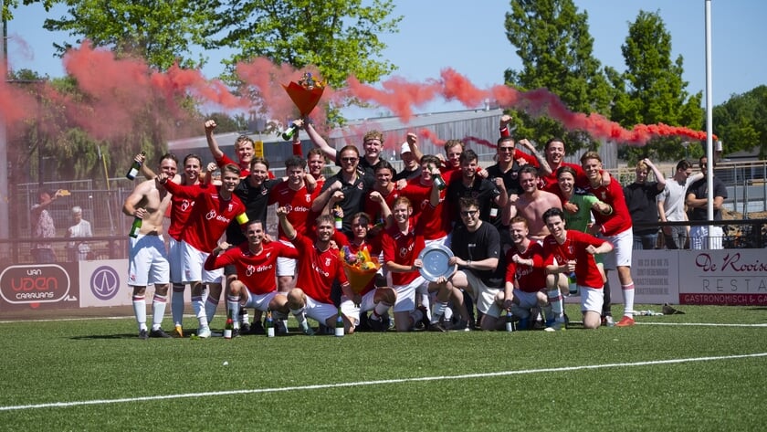 Rhode 12 kampioen na overtuigende zege op directe concurrent