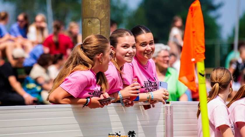 Grootste Beach Soccer toernooi van Nederland en het Rooiste feestje van het jaar