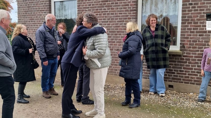 Zes Britse bevrijders herdenkend geëerd