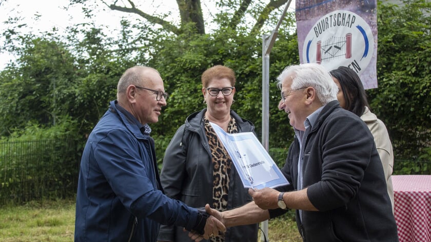 Onbegrip om ophaalbeleid oud papier: ‘Het riekt aan alle kanten’